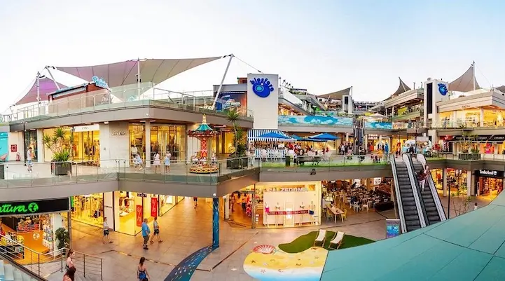 Supermercados y comercios cerca de Casa Venecia
